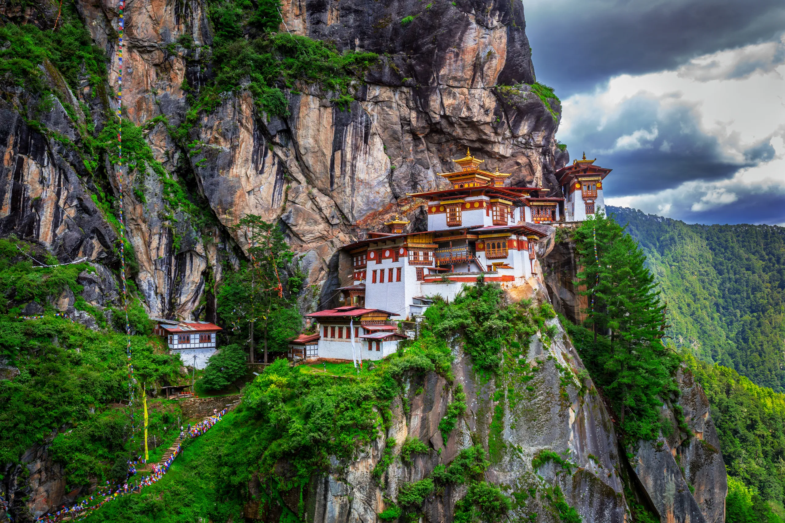 Bhutan Cultural Tour: Explore the Himalayan Kingdom